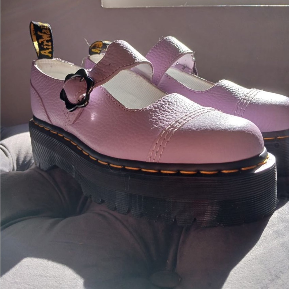 Dr. Martens Lilac Addina Mary Jane flower platform size 8 like new